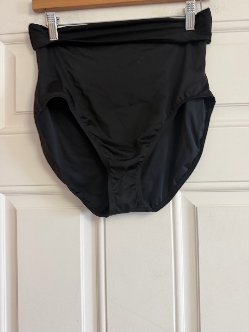 Hermoza black swim bottom NWOT Size 10